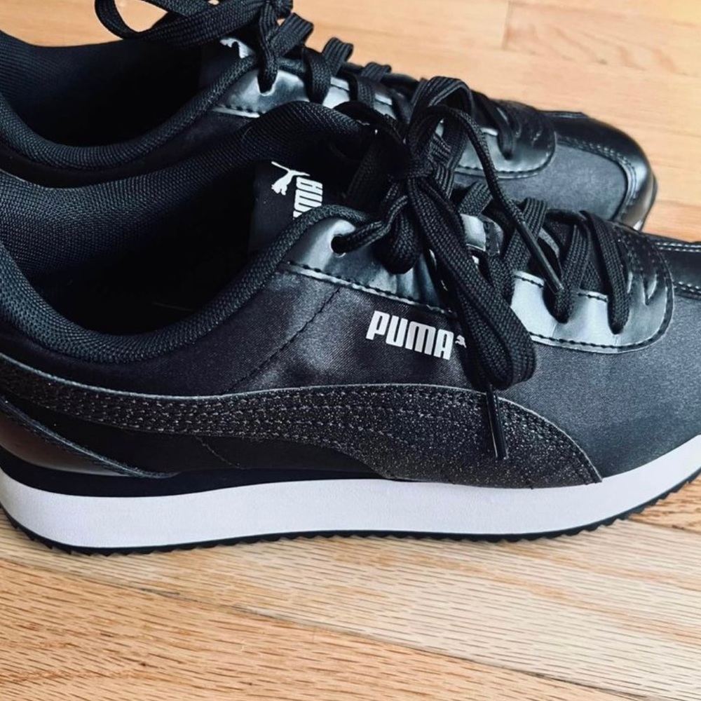 Puma sneakers size 7